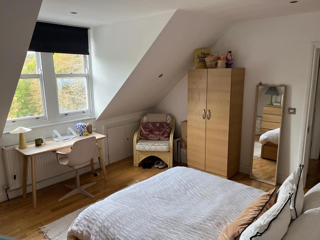 2 Bedroom Top Floor Flat, West Dulwich Free Street Parking London Exterior photo