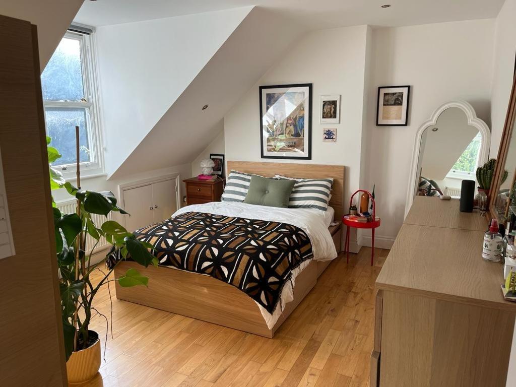 2 Bedroom Top Floor Flat, West Dulwich Free Street Parking London Exterior photo